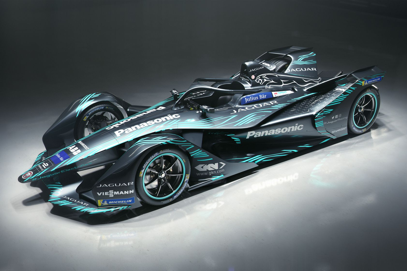 Jaguar Racing prasentiert neues Formel E Auto fur Saison 5 e Formel